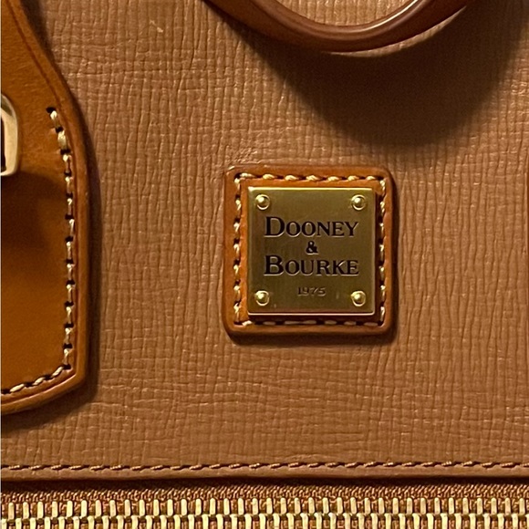 Like new tan bag - Picture 1 of 2